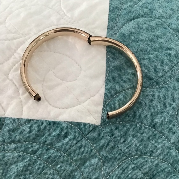 Child GF Bangle Hinged Bracelet - Picture 8 of 11